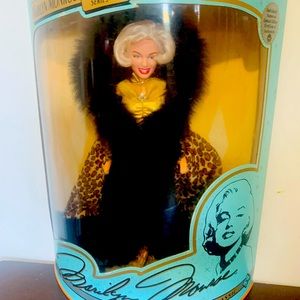 Marilyn Monroe Collector’s series an American Beauty classic Fur Fantasy Marilyn